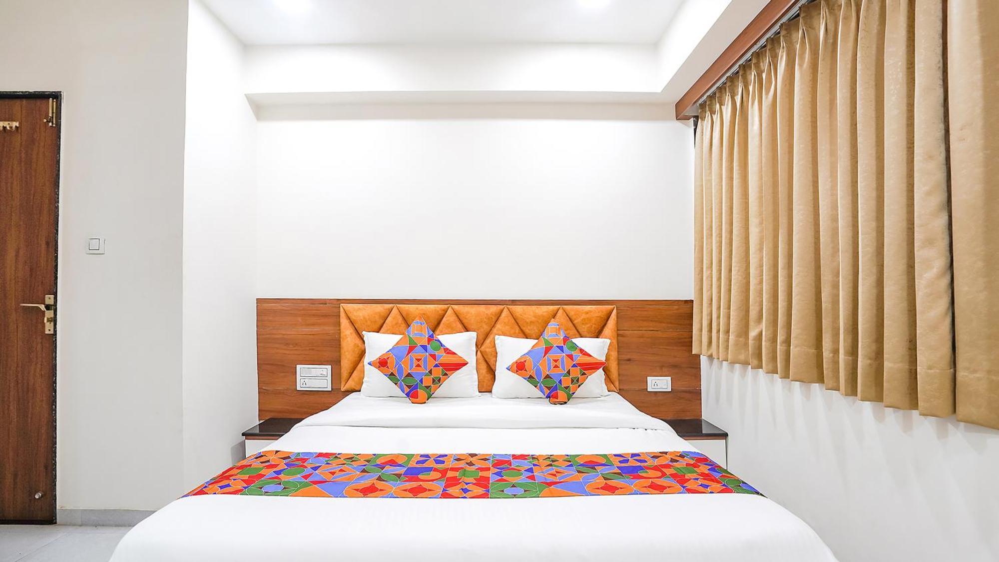 Fabhotel Vishala In Ahmedabad Buitenkant foto