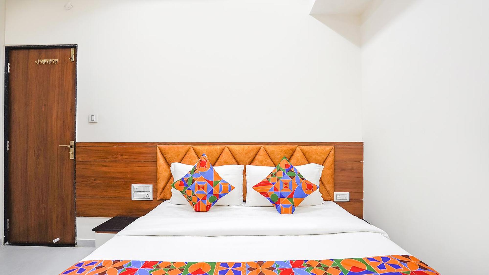 Fabhotel Vishala In Ahmedabad Buitenkant foto
